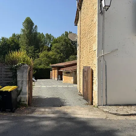 Fatfully Riverside Farm, Spa, & 山林小屋 Combiers